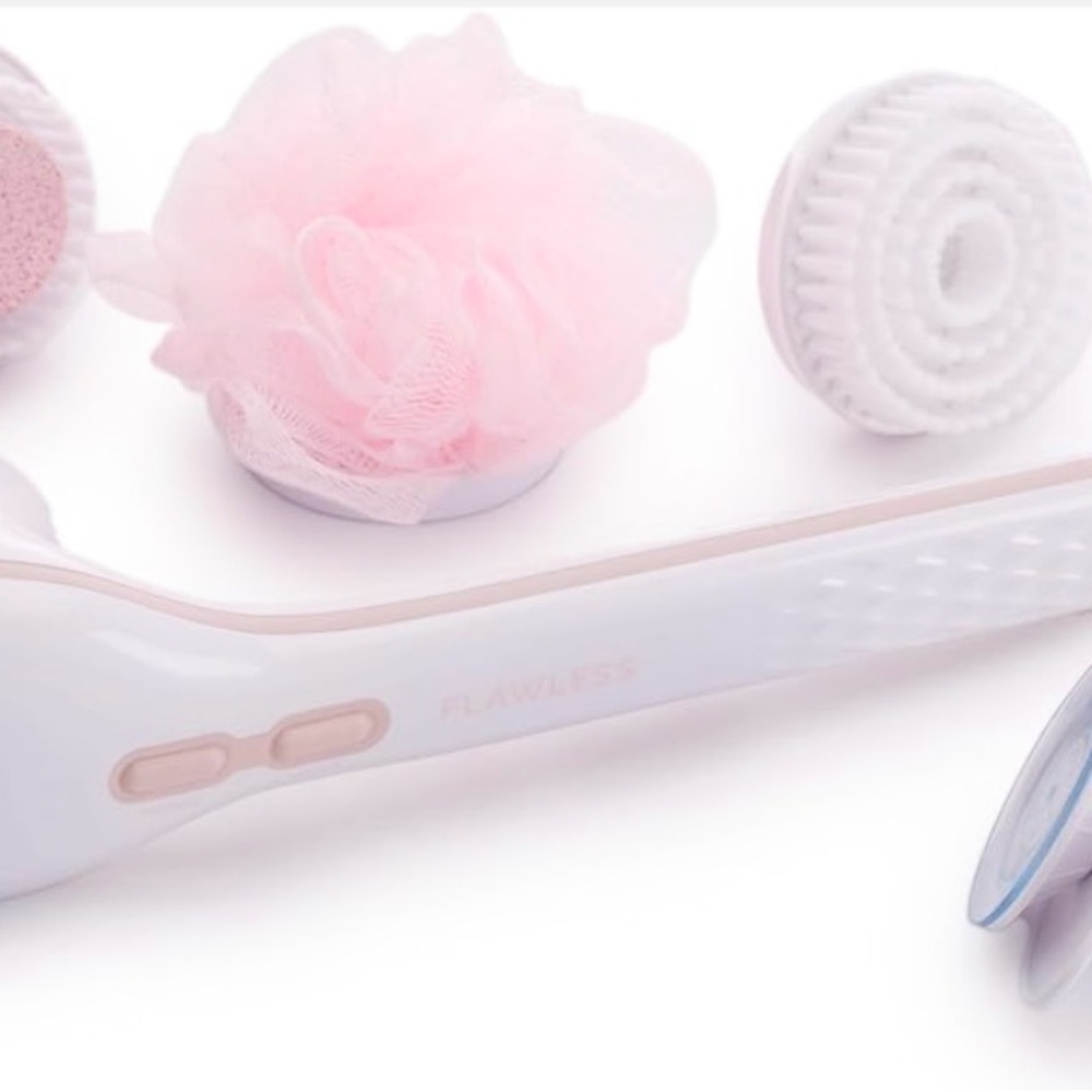 New!! Finishing Touch FLAWLESS Cleaning Spa Spinning Spa Brush